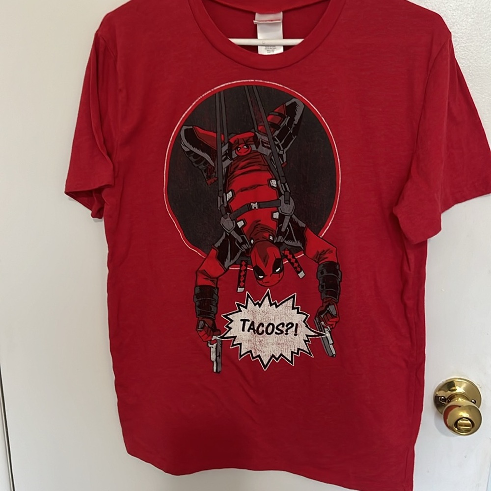 Marvel Deadpool Men's Red Graphic Tee Shirt Size Medium